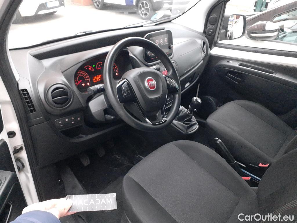  Fiat  Fiorino FIAT  / 2016 / 3P / furgón derivado de turismo Cargo Base 1.4 Natural Power 51kW (70CV)  #44