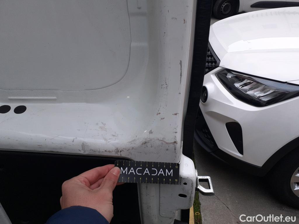  Fiat  Fiorino FIAT  / 2016 / 3P / furgón derivado de turismo Cargo Base 1.4 Natural Power 51kW (70CV)  #13