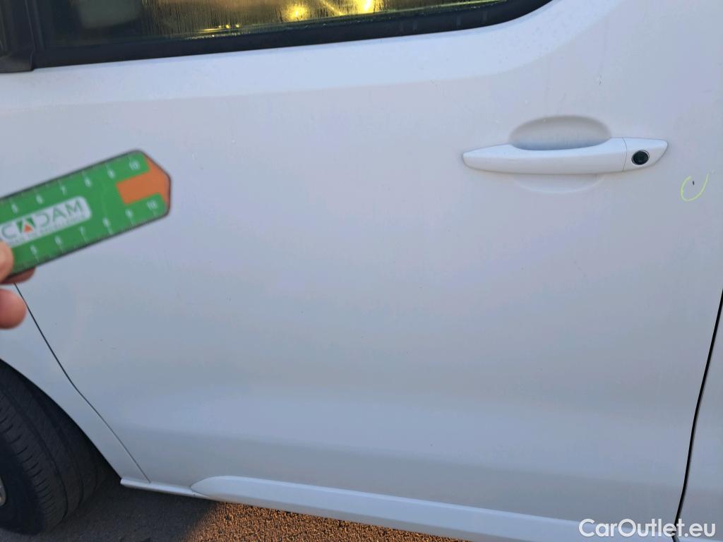  Toyota  Proace TOYOTA  Verso / 2020 / 5P / monovolumen 1.5D 120CV VX SHUTTLE 2PL 2PT L1 #16