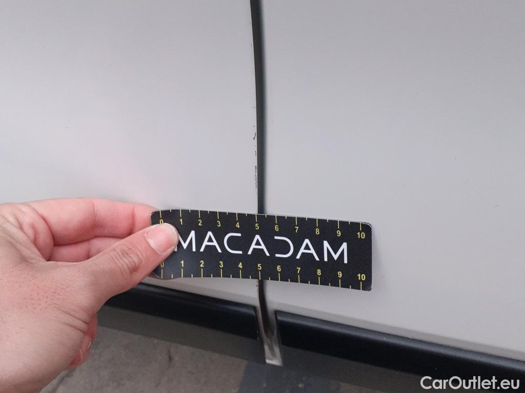  Fiat  Fiorino FIAT  / 2016 / 3P / furgón derivado de turismo Cargo Base 1.4 Natural Power 51kW (70CV)  #31