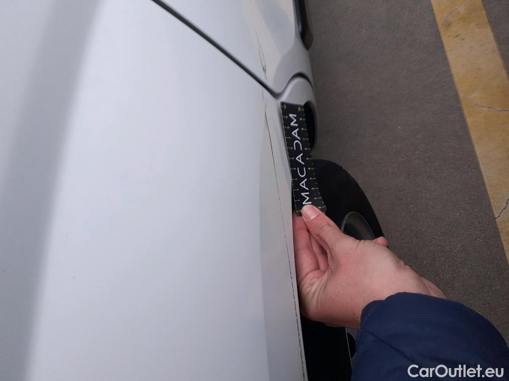  Fiat  Fiorino FIAT  / 2016 / 3P / furgón derivado de turismo Cargo Base 1.4 Natural Power 51kW (70CV)  #6