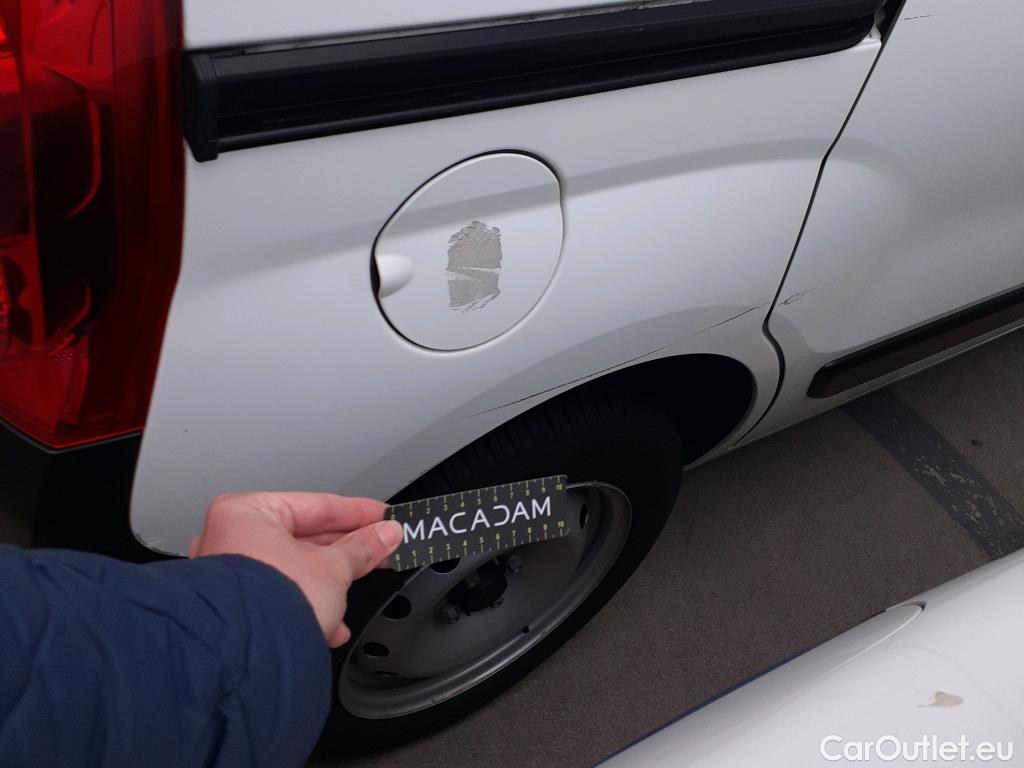  Fiat  Fiorino FIAT  / 2016 / 3P / furgón derivado de turismo Cargo Base 1.4 Natural Power 51kW (70CV)  #5