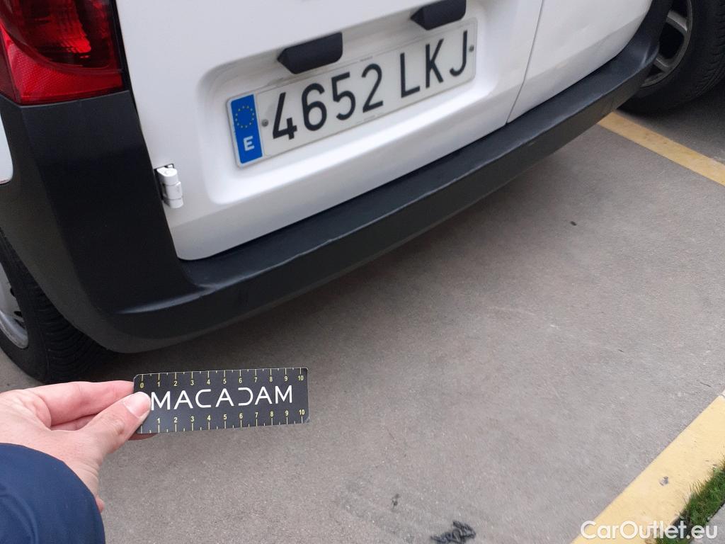  Fiat  Fiorino FIAT  / 2016 / 3P / furgón derivado de turismo Cargo Base 1.4 Natural Power 51kW (70CV)  #23