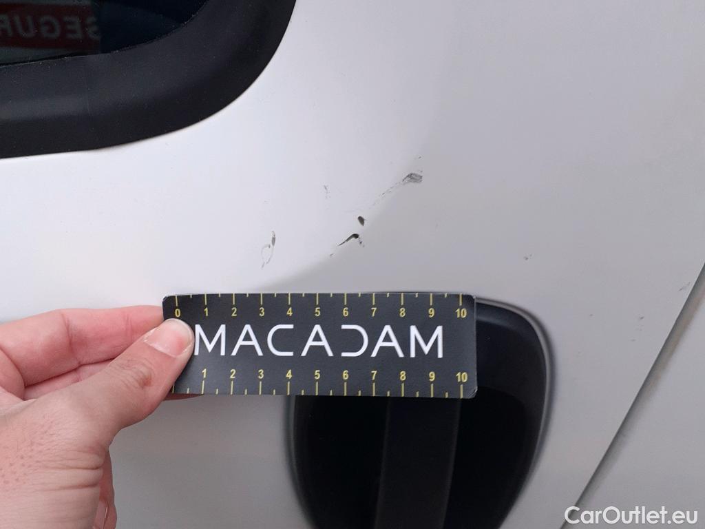  Fiat  Fiorino FIAT  / 2016 / 3P / furgón derivado de turismo Cargo Base 1.4 Natural Power 51kW (70CV)  #30