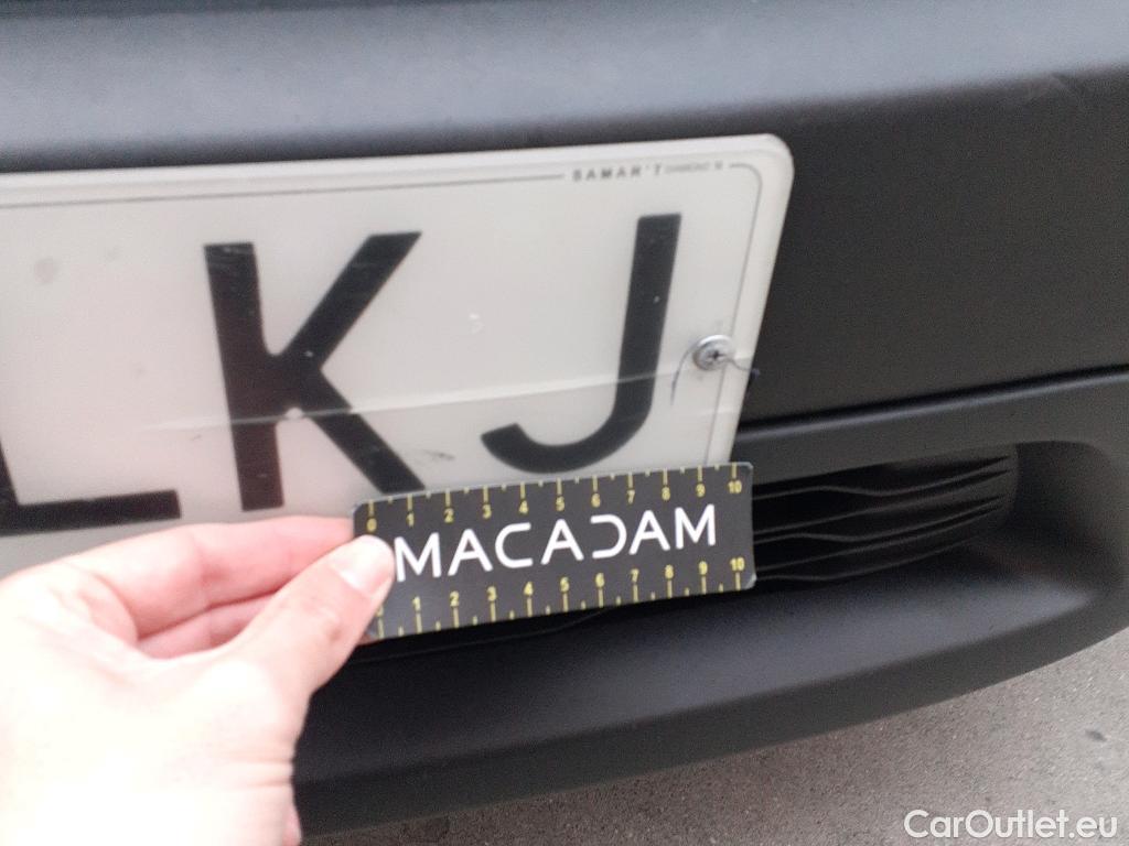  Fiat  Fiorino FIAT  / 2016 / 3P / furgón derivado de turismo Cargo Base 1.4 Natural Power 51kW (70CV)  #35