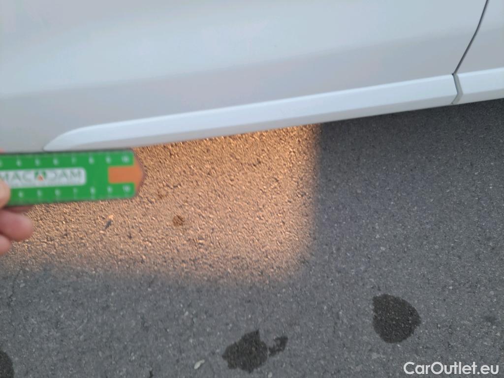  Toyota  Proace TOYOTA  Verso / 2020 / 5P / monovolumen 1.5D 120CV VX SHUTTLE 2PL 2PT L1 #4