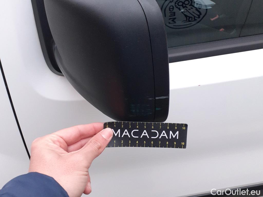  Fiat  Fiorino FIAT  / 2016 / 3P / furgón derivado de turismo Cargo Base 1.4 Natural Power 51kW (70CV)  #40