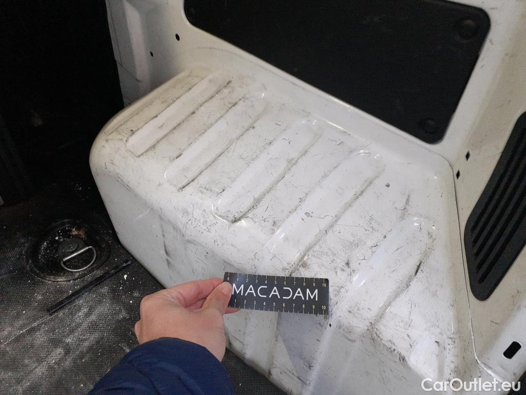  Fiat  Fiorino FIAT  / 2016 / 3P / furgón derivado de turismo Cargo Base 1.4 Natural Power 51kW (70CV)  #12