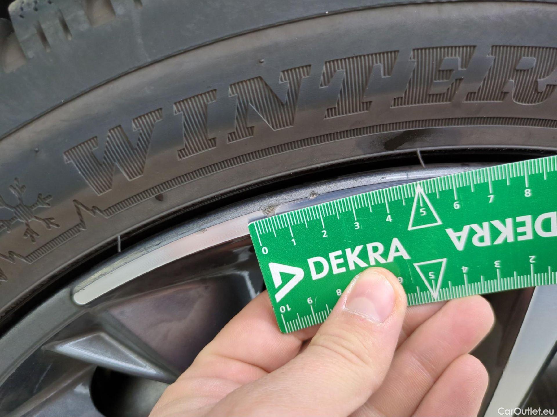  Hyundai  i30 HYUNDAI  / 2020 / 5P / Berline 1.0 T-GDI 120 MHEV I-MT CREATIVE #9