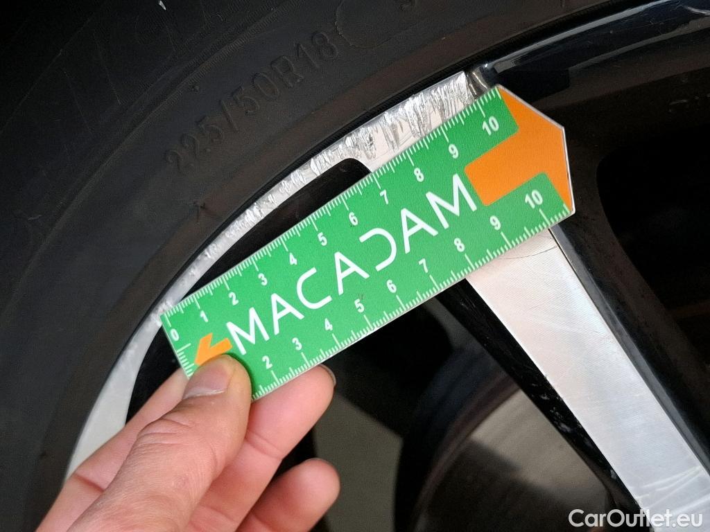  Toyota  C-HR TOYOTA  / 2016 / 5P / SUV 2.0 HYBRIDE 184 EDITION(SP) #28