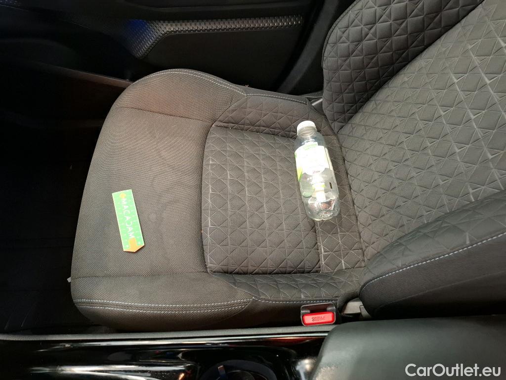  Toyota  C-HR TOYOTA  / 2016 / 5P / SUV 2.0 HYBRIDE 184 EDITION(SP) #48