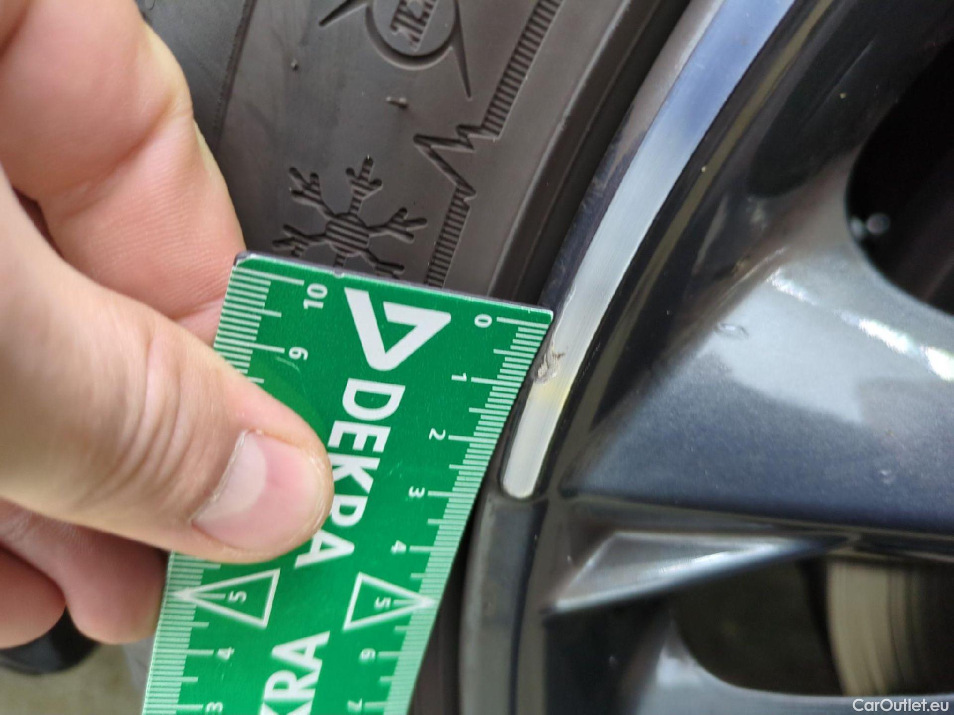  Hyundai  i30 HYUNDAI  / 2020 / 5P / Berline 1.0 T-GDI 120 MHEV I-MT CREATIVE #4