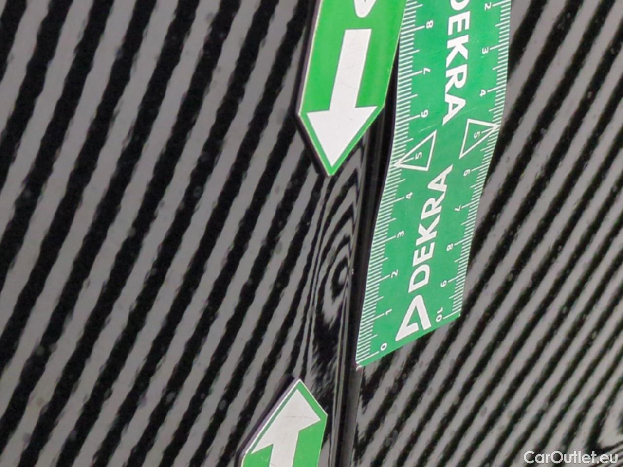  Hyundai  i30 HYUNDAI  / 2020 / 5P / Berline 1.0 T-GDI 120 MHEV I-MT CREATIVE #26