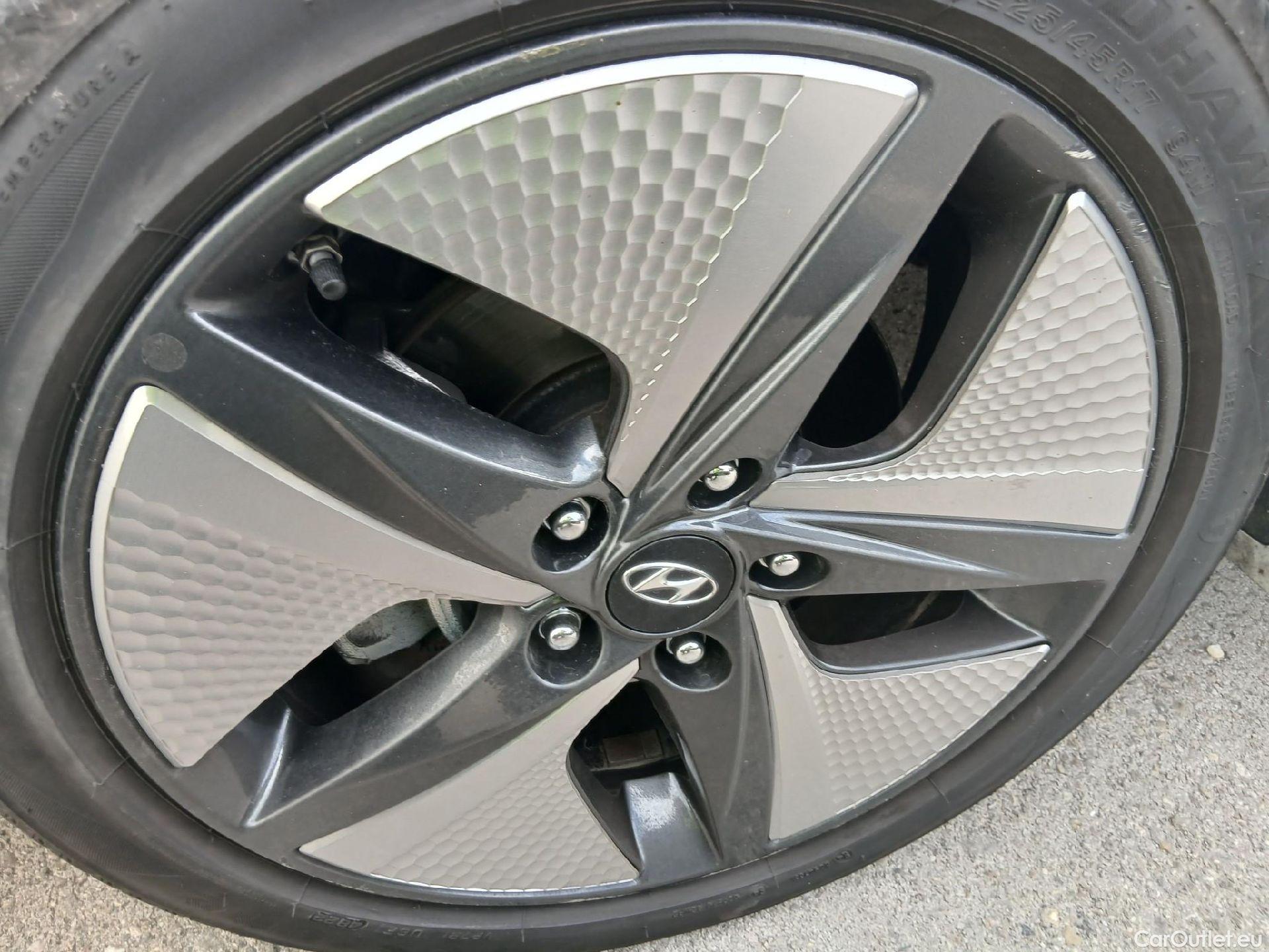  Hyundai   Ioniq HYUNDAI / 2019 / 5P / berlina con portón 1.6 GDI HEV Tecno DCT #1