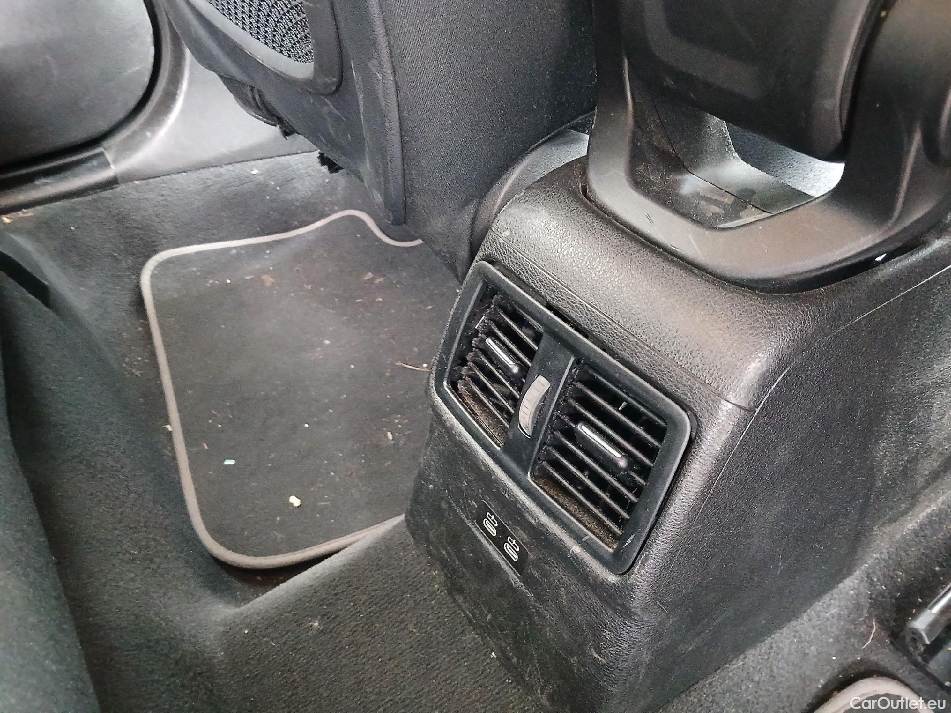  Bmw  X2 BMW  / 2017 / 5P / todoterreno sDrive18d (AC) #3