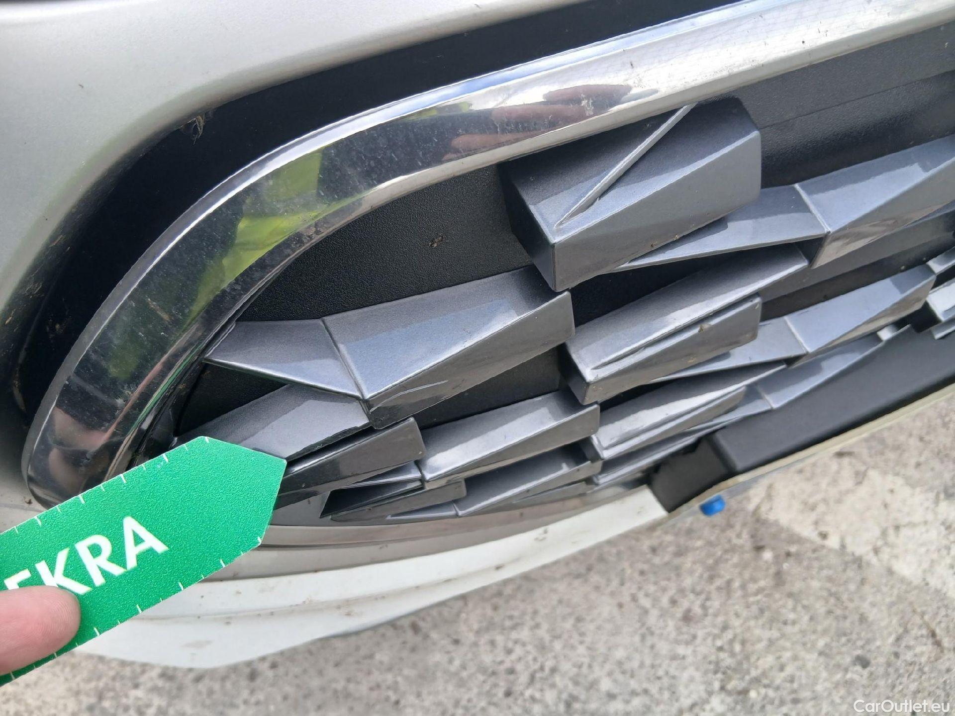  Hyundai   Ioniq HYUNDAI / 2019 / 5P / berlina con portón 1.6 GDI HEV Tecno DCT #19