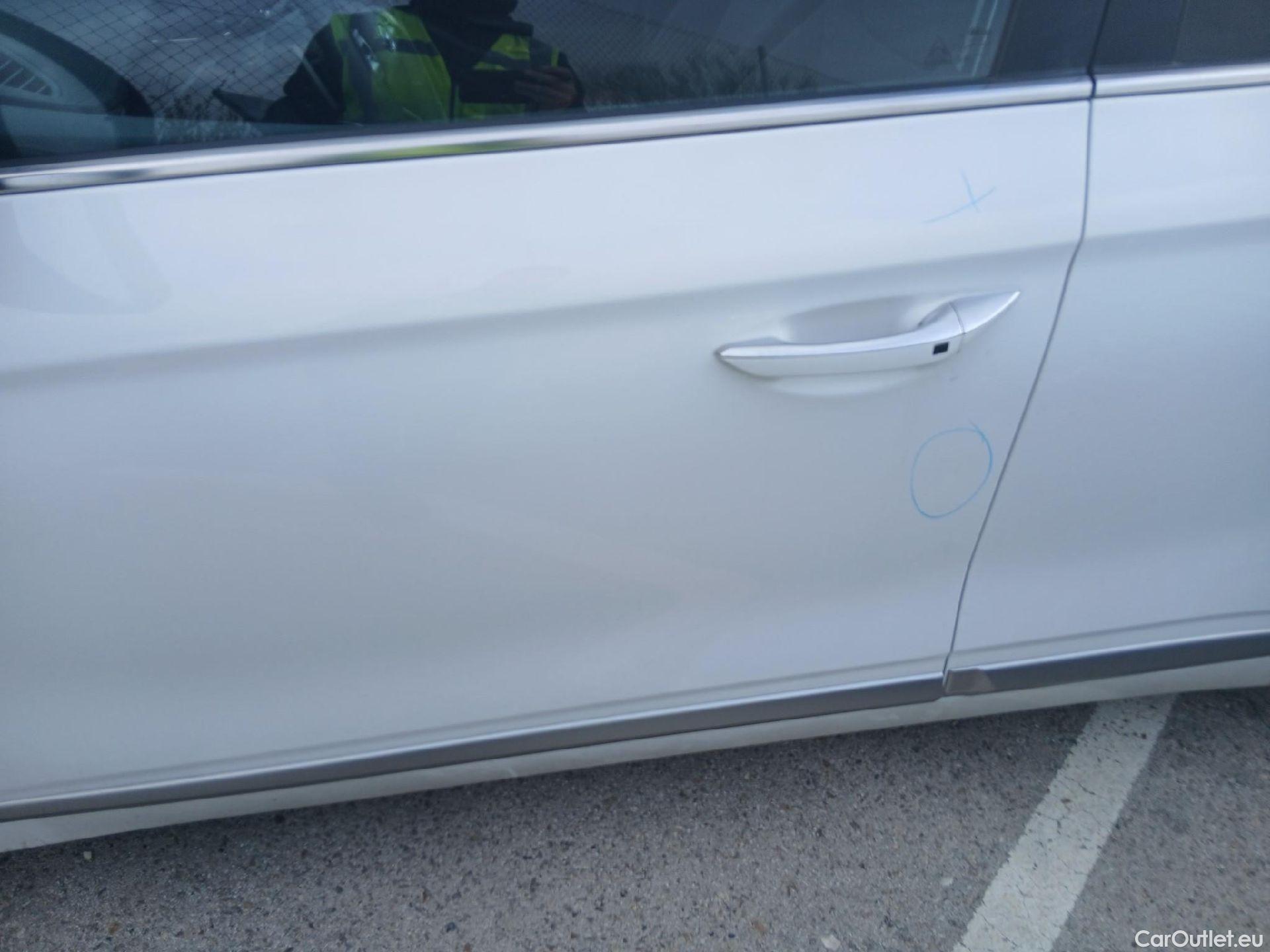  Hyundai   Ioniq HYUNDAI / 2019 / 5P / berlina con portón 1.6 GDI HEV Tecno DCT #25