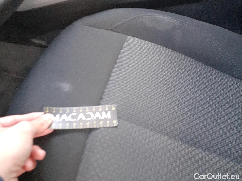  Bmw  Serie 1 BMW  / 2019 / 5P / berlina con portón 116d #9