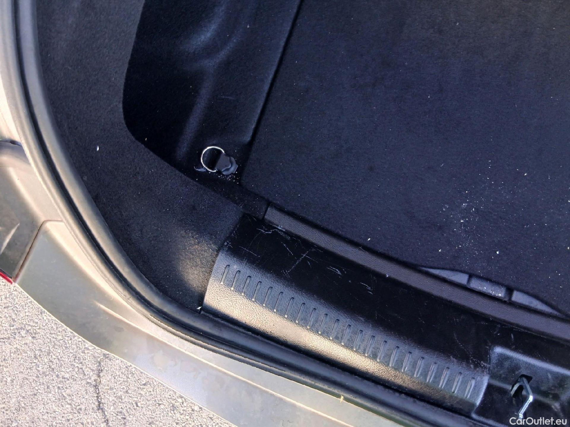  Mercedes  CLA-Klasse MERCEDES-BENZ CLA / 2019 / 4P / coupé CLA 200 #26