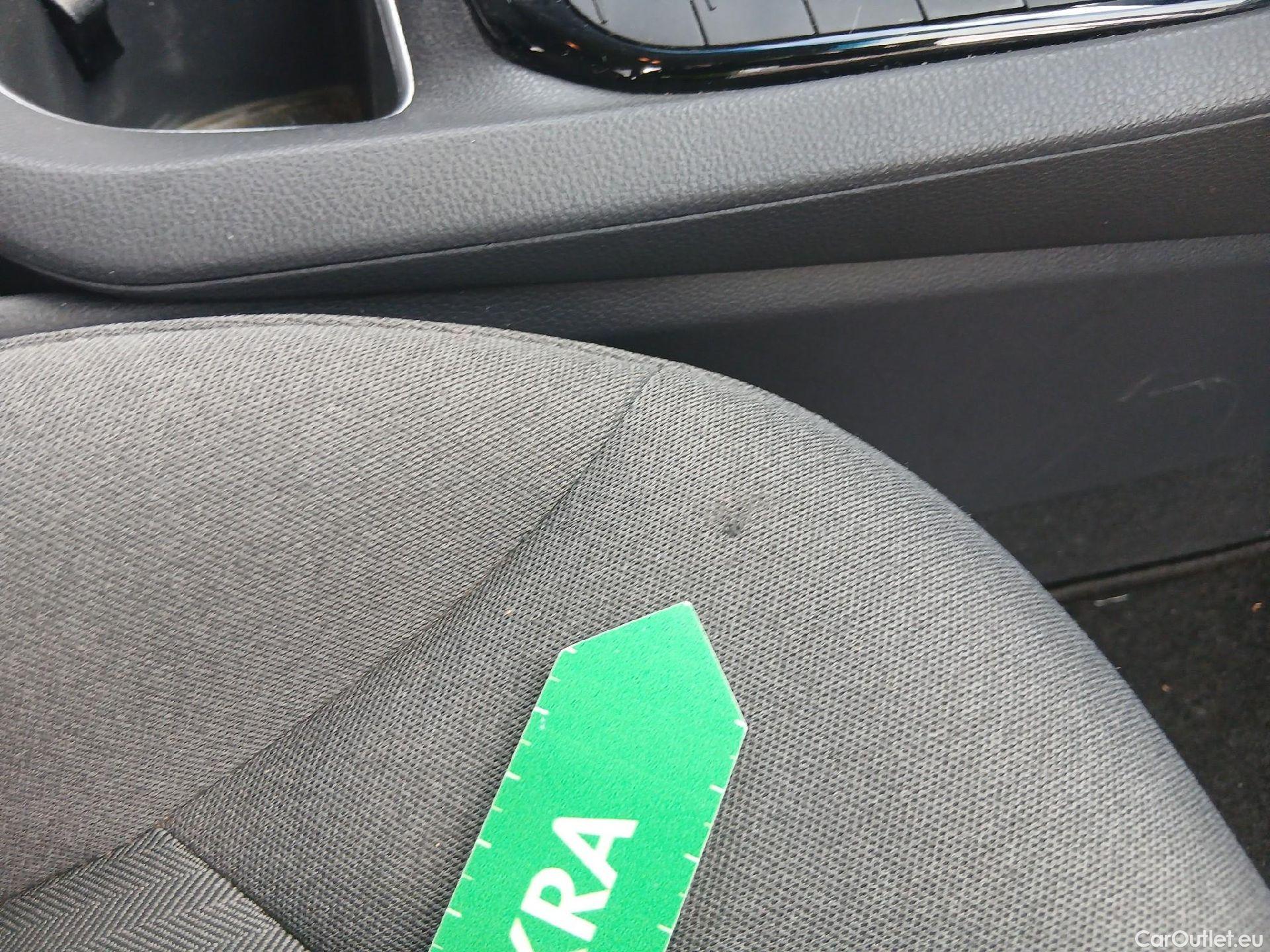  Hyundai   Ioniq HYUNDAI / 2019 / 5P / berlina con portón 1.6 GDI HEV Tecno DCT #8