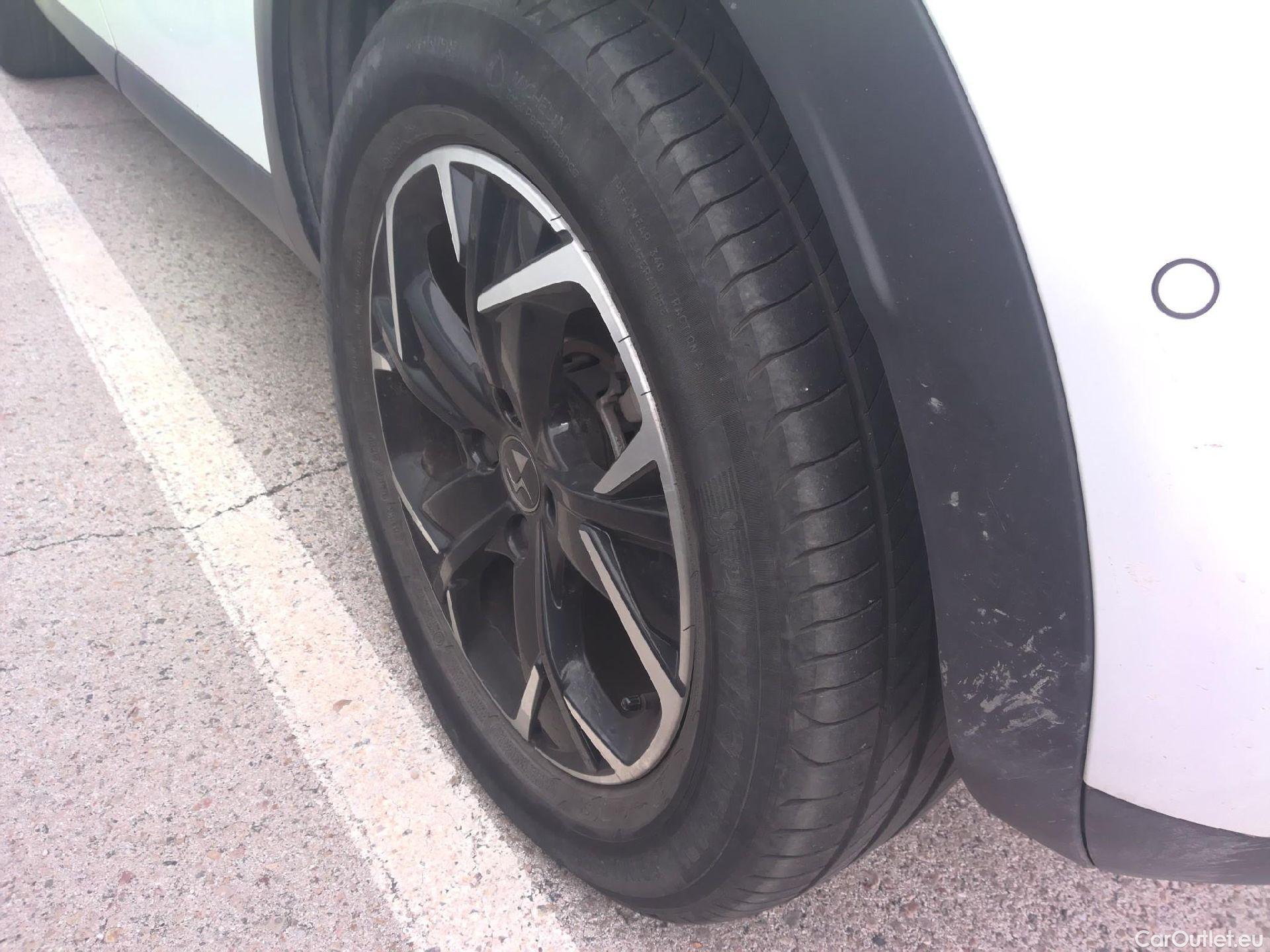  Citroen  DS3 DS DS 3 Crossback / 2018 / 5P / todoterreno PureTech 73 kW Manual SO CHIC #1