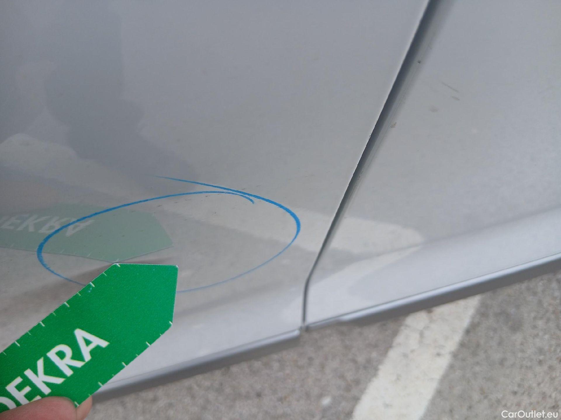  Hyundai   Ioniq HYUNDAI / 2019 / 5P / berlina con portón 1.6 GDI HEV Tecno DCT #24