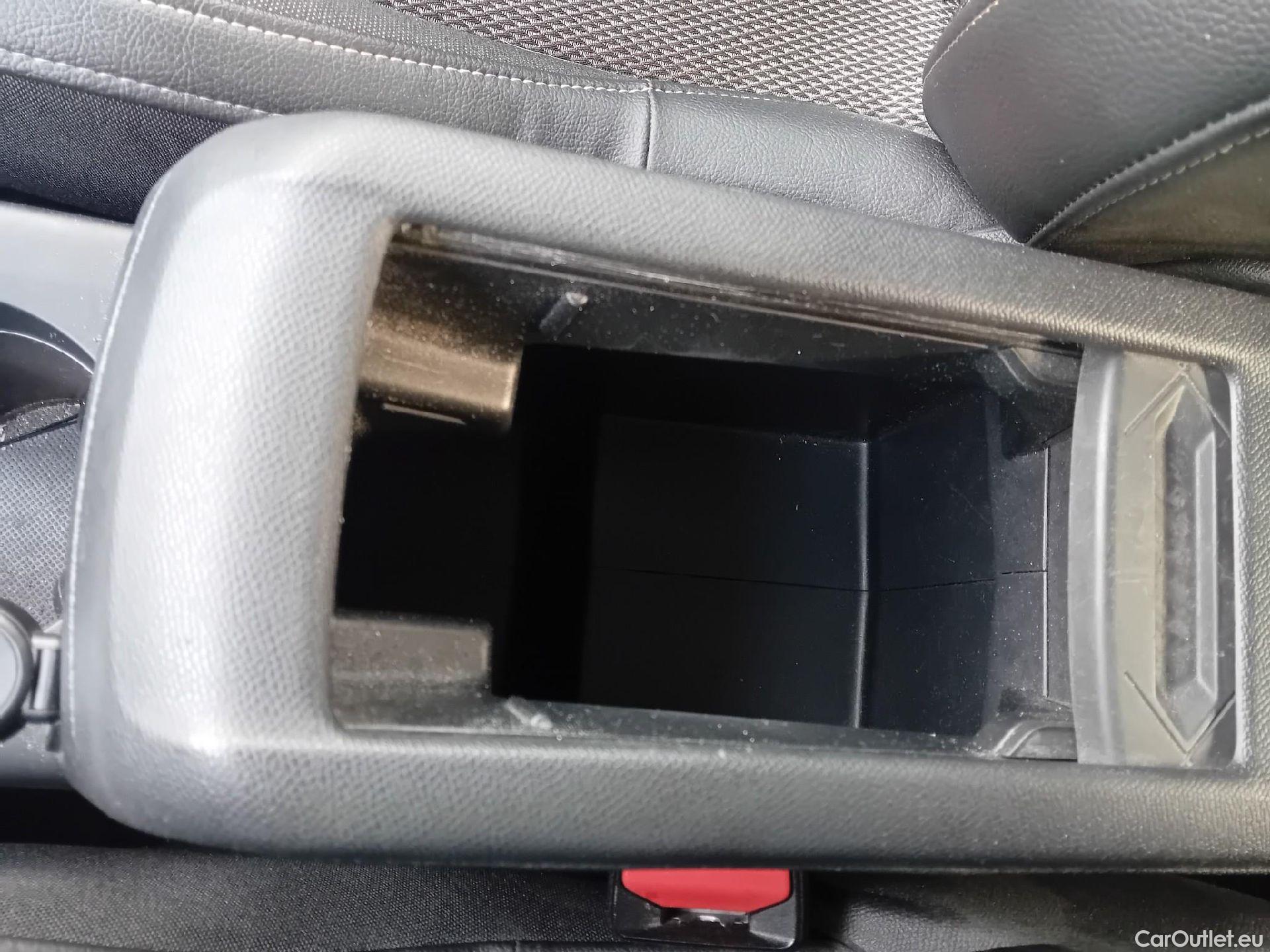  Citroen  DS3 DS DS 3 Crossback / 2018 / 5P / todoterreno PureTech 73 kW Manual SO CHIC #2