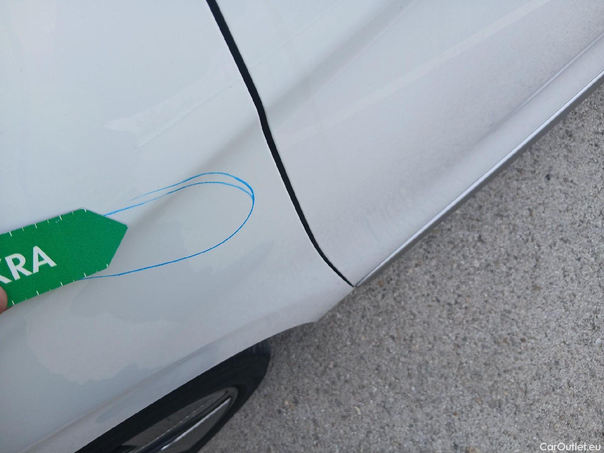  Hyundai   Ioniq HYUNDAI / 2019 / 5P / berlina con portón 1.6 GDI HEV Tecno DCT #22