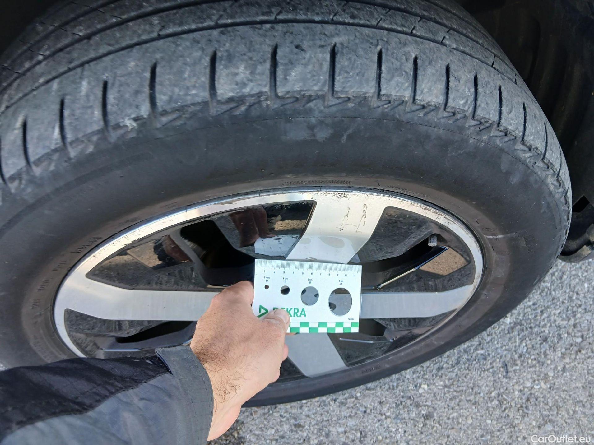  Mercedes  GLB MERCEDES-BENZ  / 2019 / 5P / todoterreno 2.0  220 D 4MATIC DCT 140KW (190CV) #14