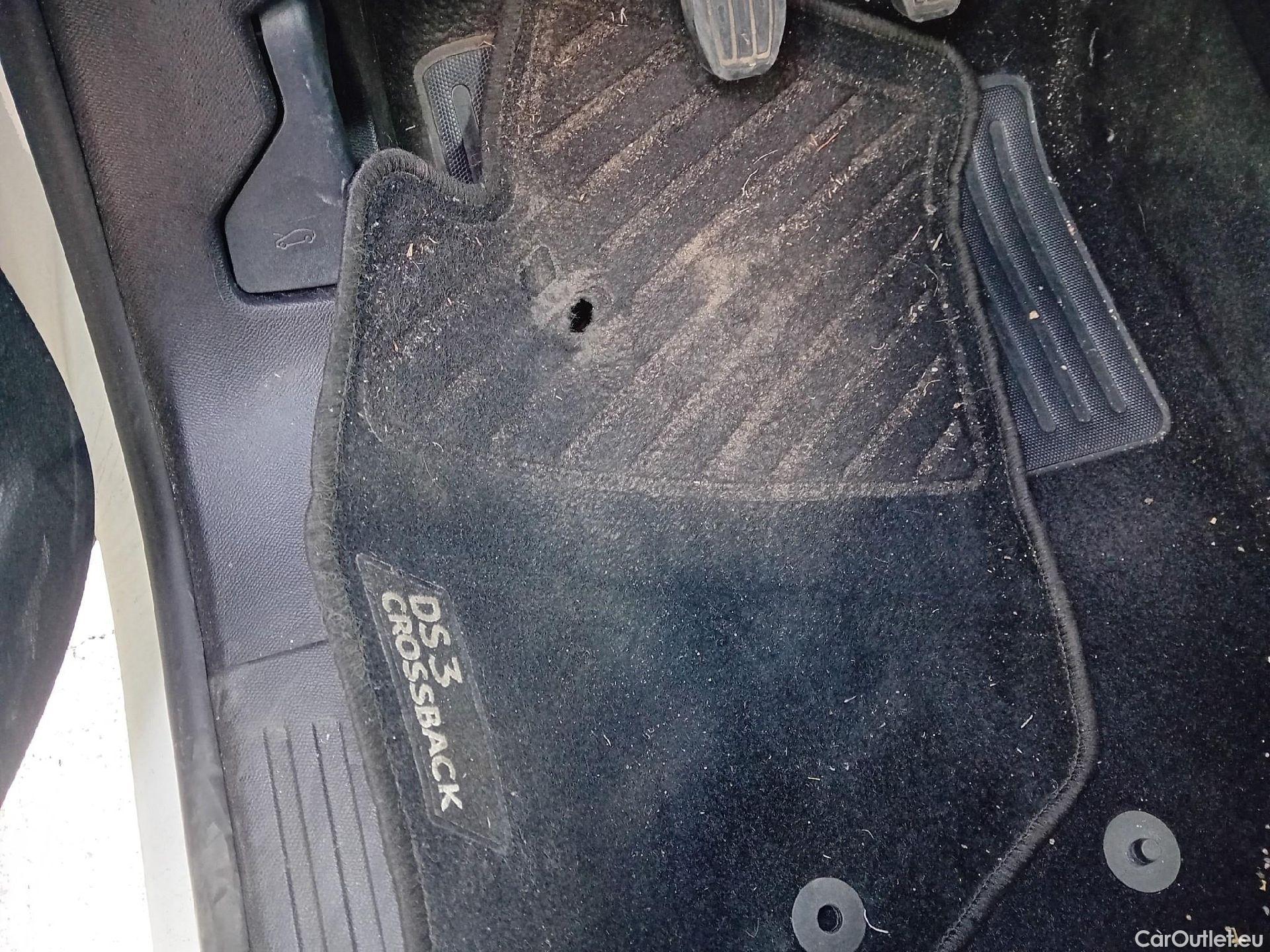  Citroen  DS3 DS DS 3 Crossback / 2018 / 5P / todoterreno PureTech 73 kW Manual SO CHIC #4