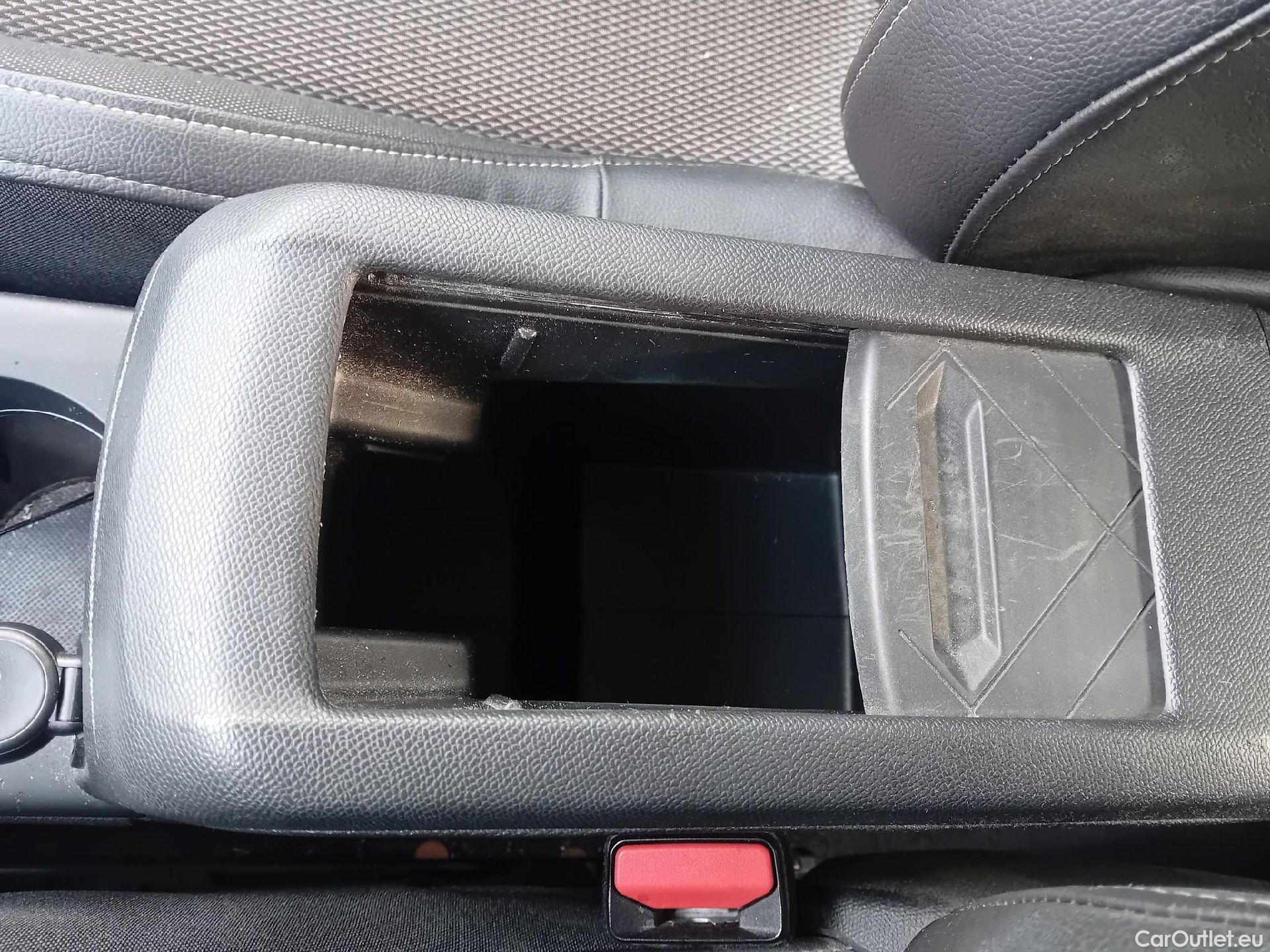  Citroen  DS3 DS DS 3 Crossback / 2018 / 5P / todoterreno PureTech 73 kW Manual SO CHIC #3