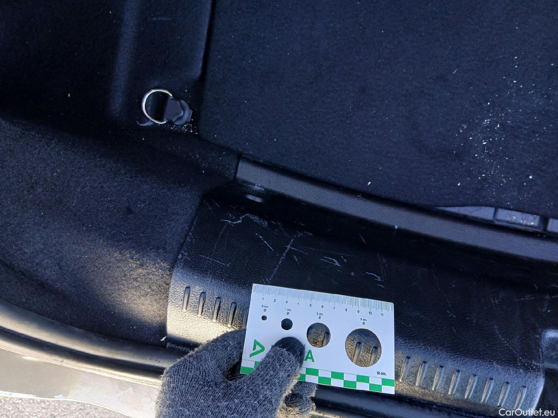  Mercedes  CLA-Klasse MERCEDES-BENZ CLA / 2019 / 4P / coupé CLA 200 #25