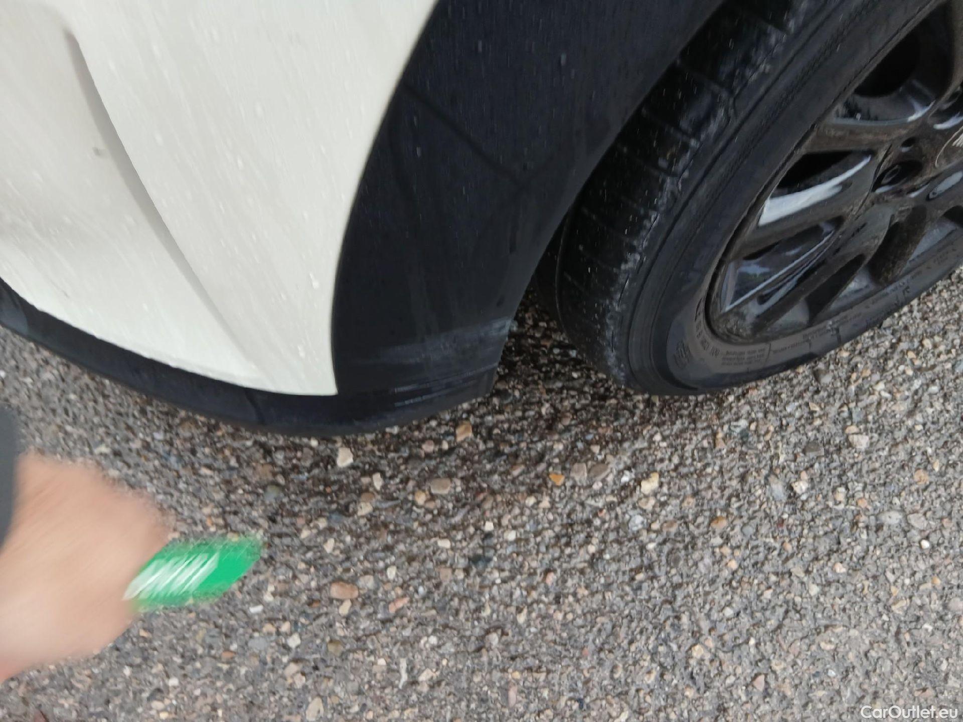  Mini  Cooper MINI MINI / 2021 / 5P / berlina con portón  5 PUERTAS #2