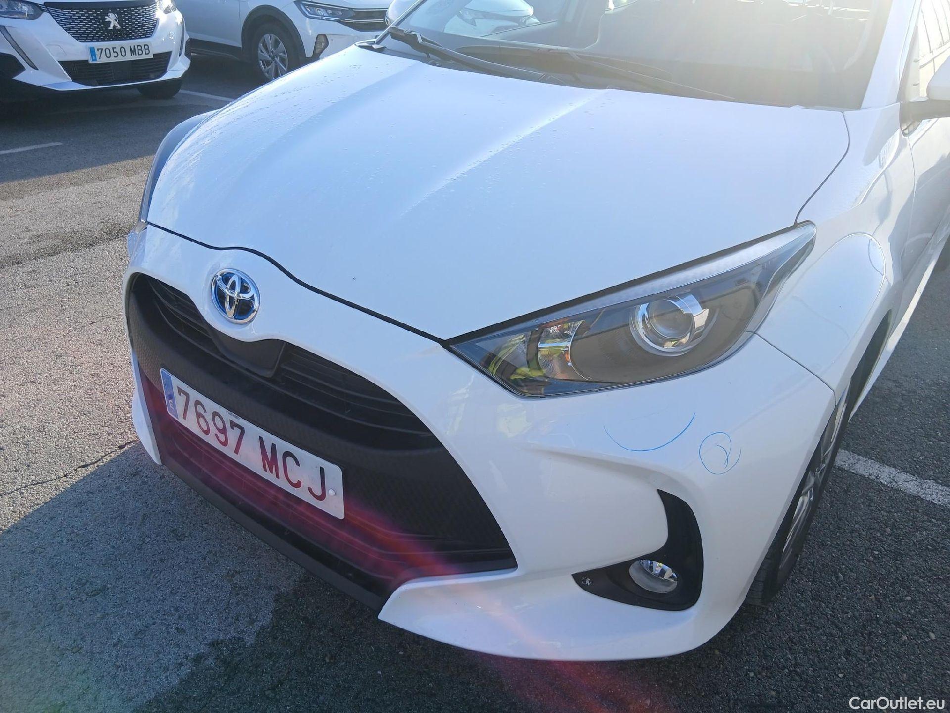  Toyota  Yaris TOYOTA  / 2020 / 5P / berlina con portón 1.5 120H Active Tech #9