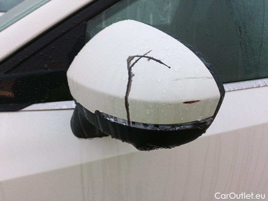  Nissan  Qashqai NISSAN  / 2021 / 5P / todoterreno DIG-T 103kW mHEV 4x2 Premiere Edition(SL) #13