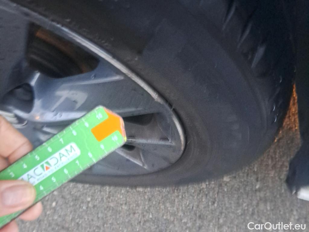  Seat  Leon SEAT León / 2016 / 5P / berlina con portón 1.5 TSI 95kW (130CV) St&Sp Style Visio Edition #4