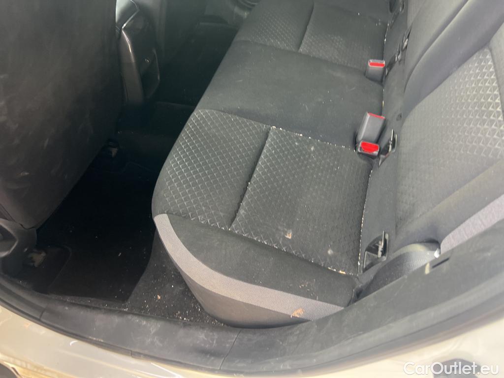  Nissan  Juke NISSAN  / 2019 / 5P / crossover DIG-T 84 kW (114 CV) DCT 7 V N-Connecta (AC) #4