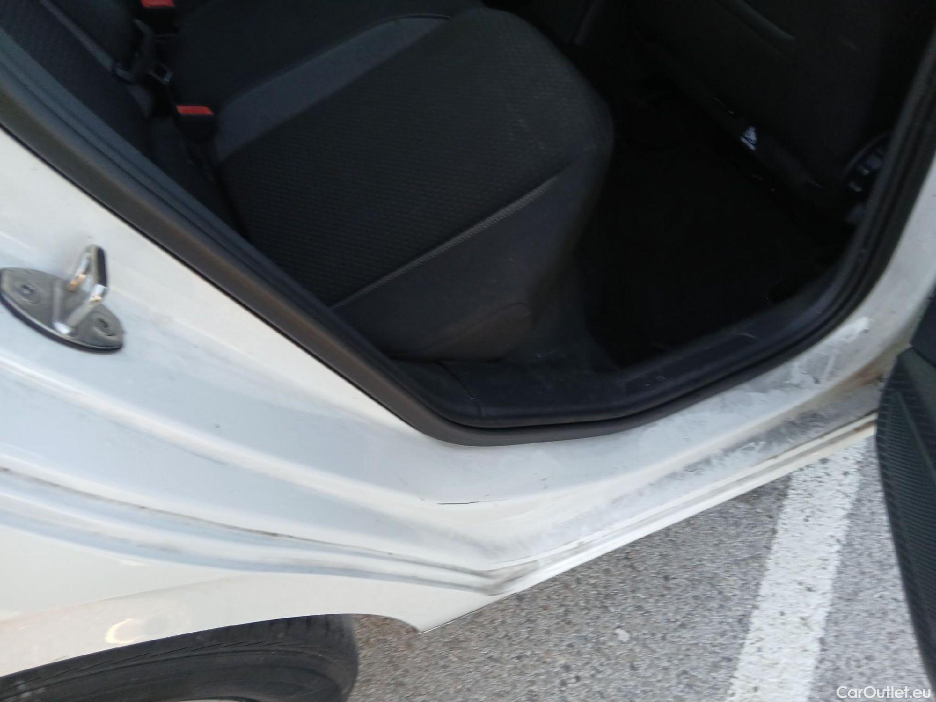  Volkswagen  Polo VOLKSWAGEN  / 2021 / 5P / berlina con portón Life 1.0 TSI 70kW (95CV) #36