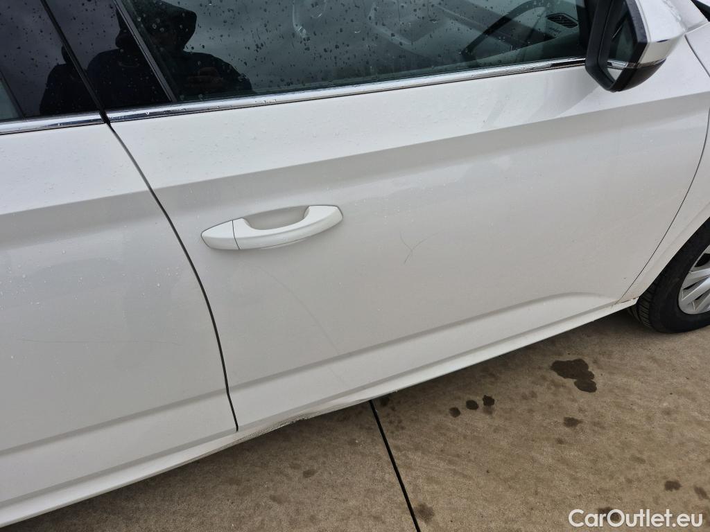  Skoda  KAMIQ SKODA  1.0 TSI 81kW (110CV) DSG Ambition (CX) #9