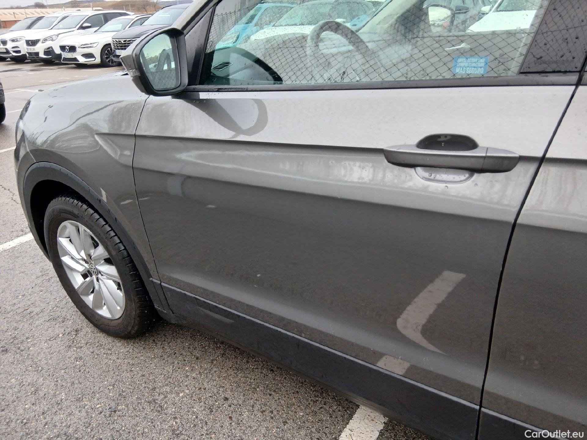  Volkswagen  T-CROSS VOLKSWAGEN  / 2018 / 5P / todoterreno Advance 1.0 TSI 85kW (115CV) DSG (AC) #8