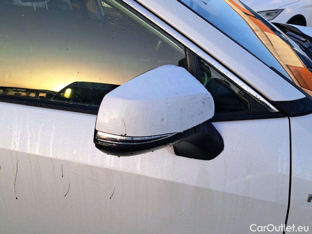  Toyota  RAV4 TOYOTA  / 2018 / 5P / todoterreno 2.5l 220H Advance #25