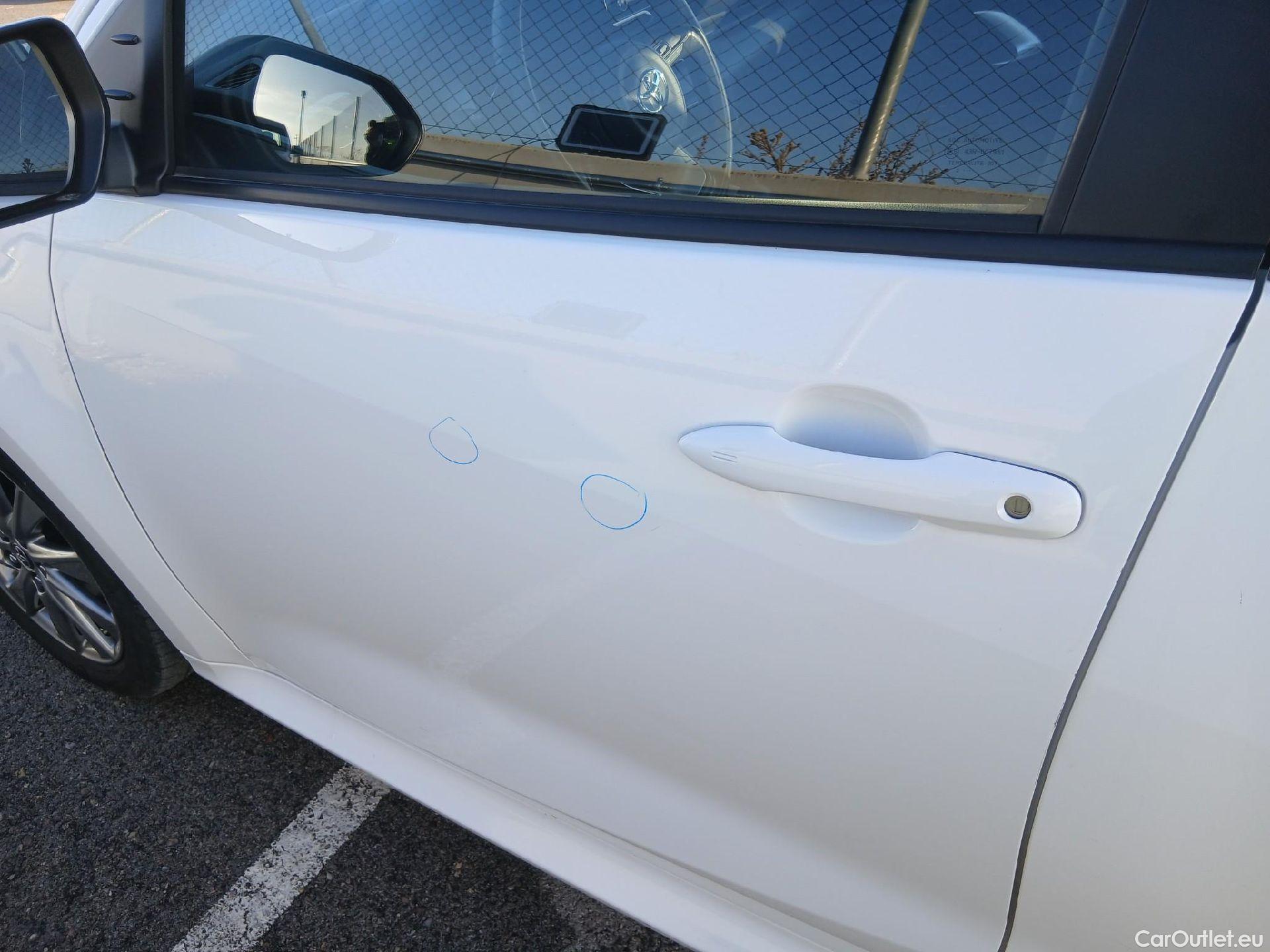  Toyota  Yaris TOYOTA  / 2020 / 5P / berlina con portón 1.5 120H Active Tech #14