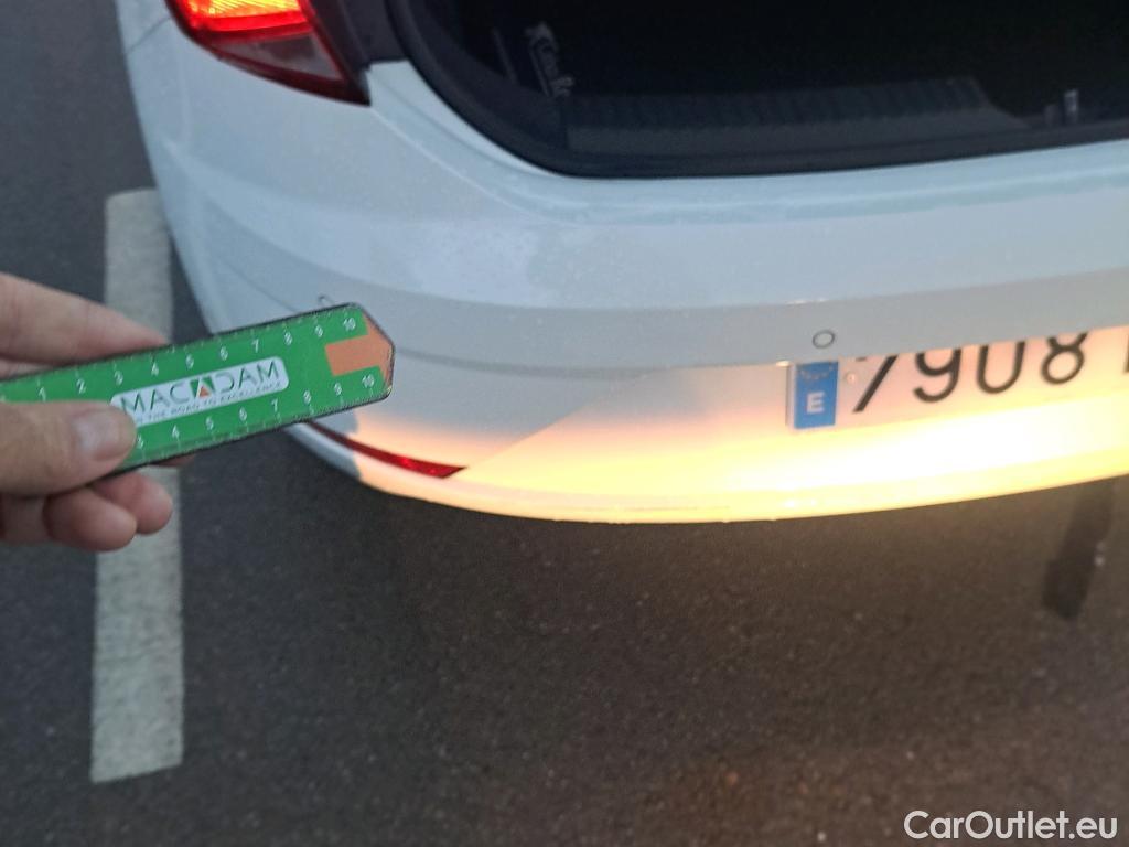  Seat  Leon SEAT León / 2016 / 5P / berlina con portón 1.5 TSI 95kW (130CV) St&Sp Style Visio Edition #8