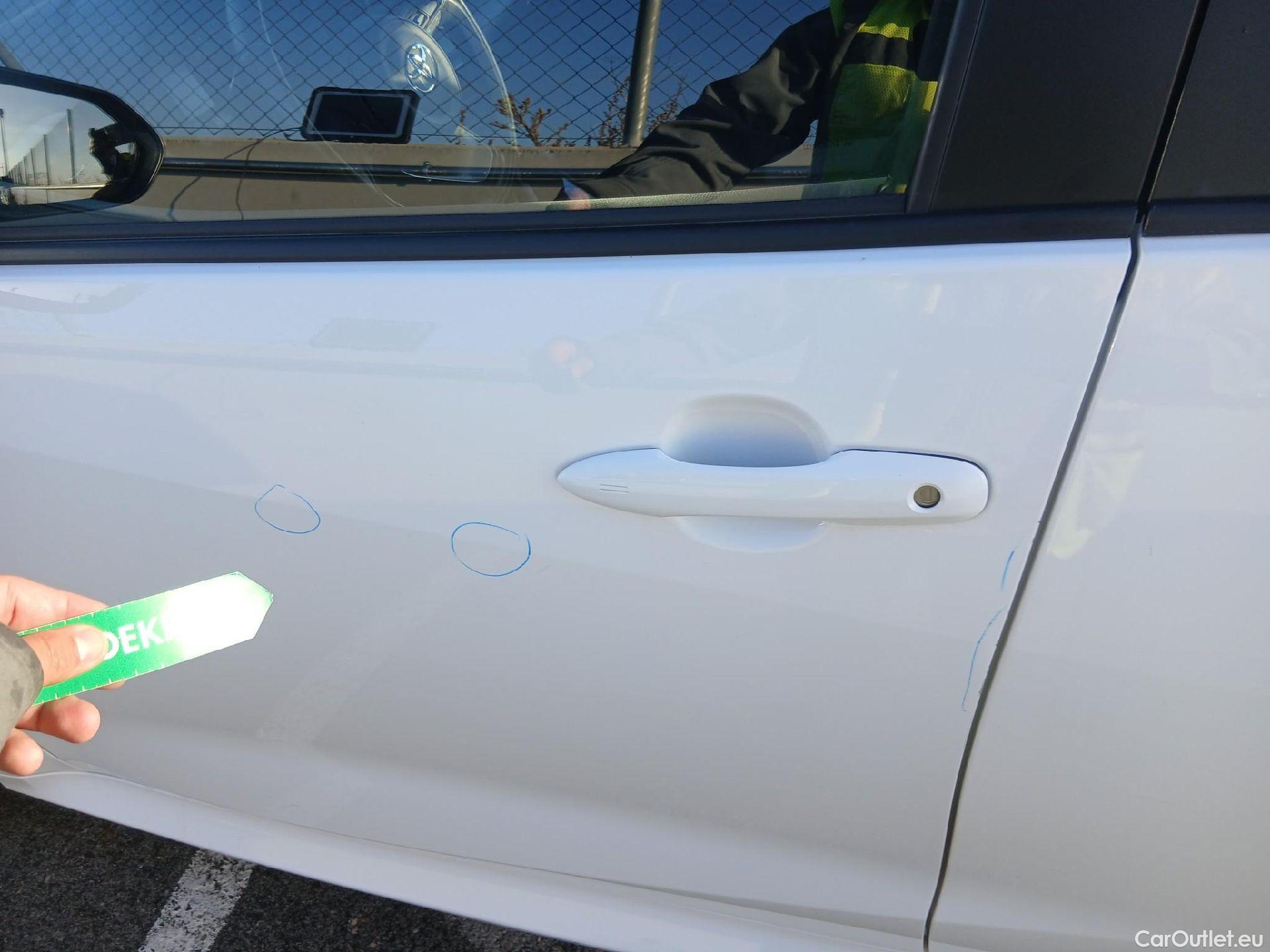  Toyota  Yaris TOYOTA  / 2020 / 5P / berlina con portón 1.5 120H Active Tech #13