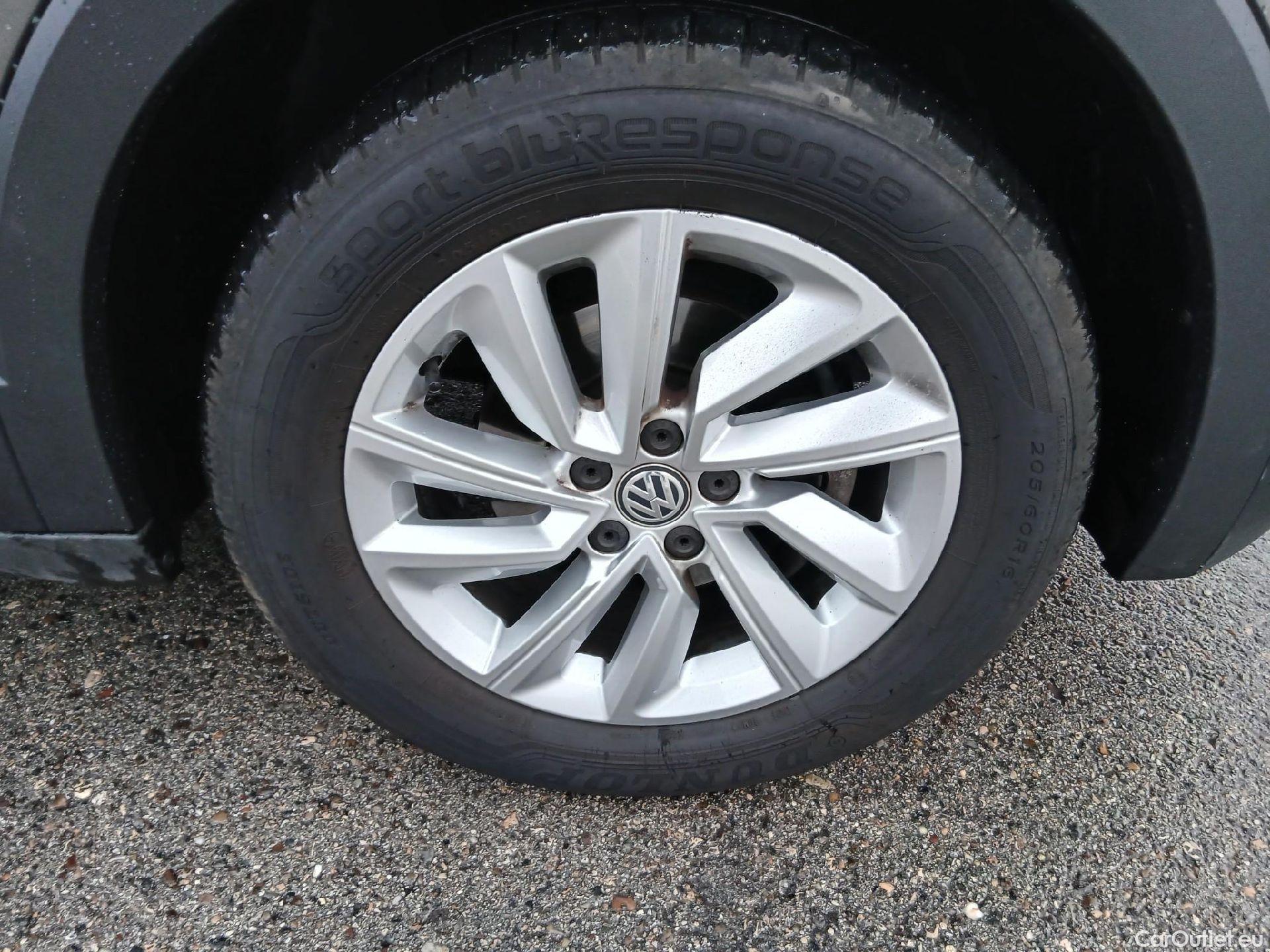  Volkswagen  T-CROSS VOLKSWAGEN  / 2018 / 5P / todoterreno Advance 1.0 TSI 85kW (115CV) DSG (AC) #26