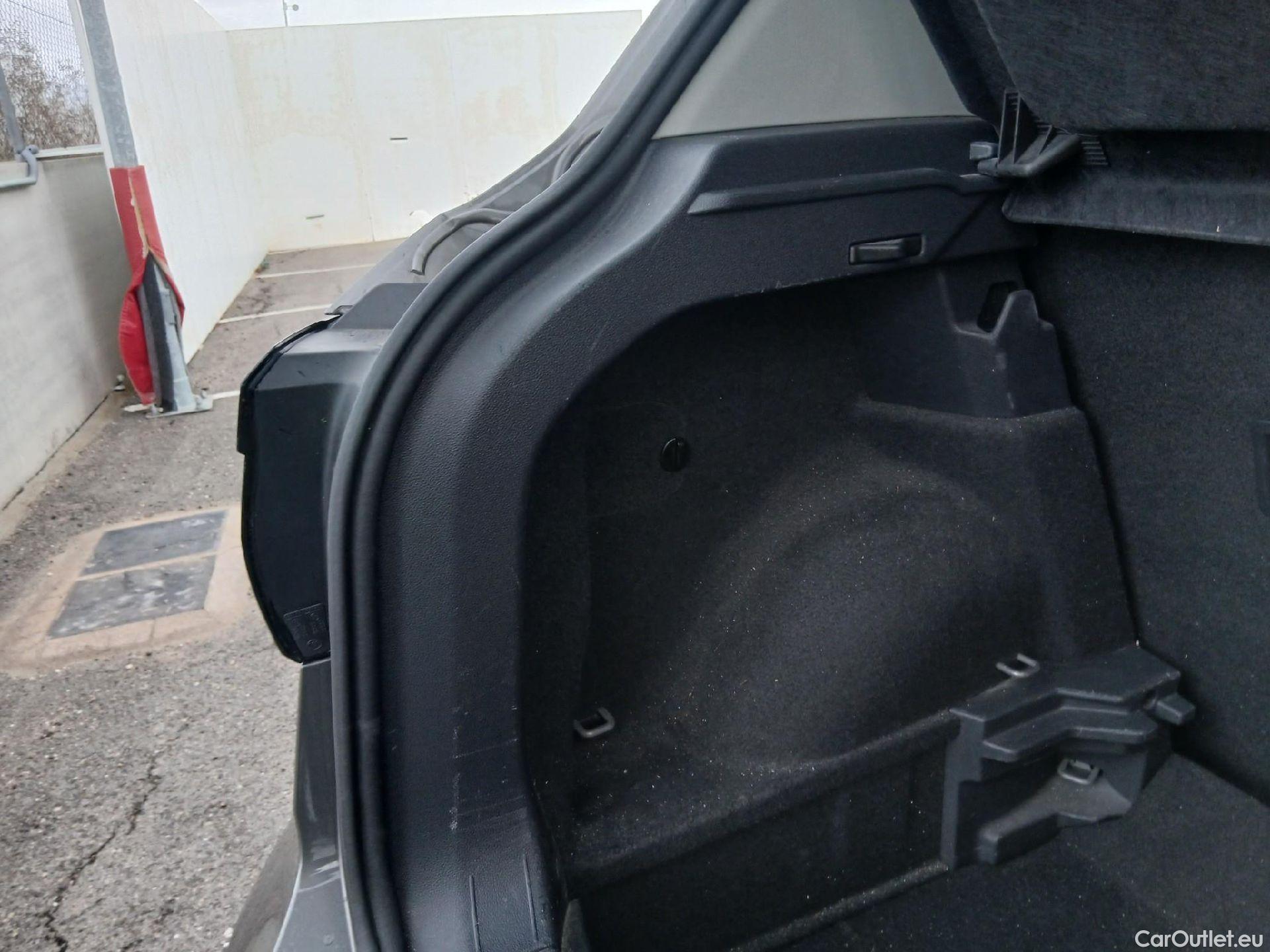  Volkswagen  T-CROSS VOLKSWAGEN  / 2018 / 5P / todoterreno Advance 1.0 TSI 85kW (115CV) DSG (AC) #42