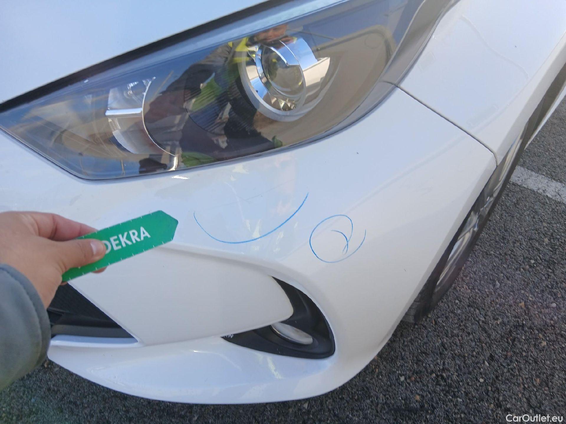  Toyota  Yaris TOYOTA  / 2020 / 5P / berlina con portón 1.5 120H Active Tech #8