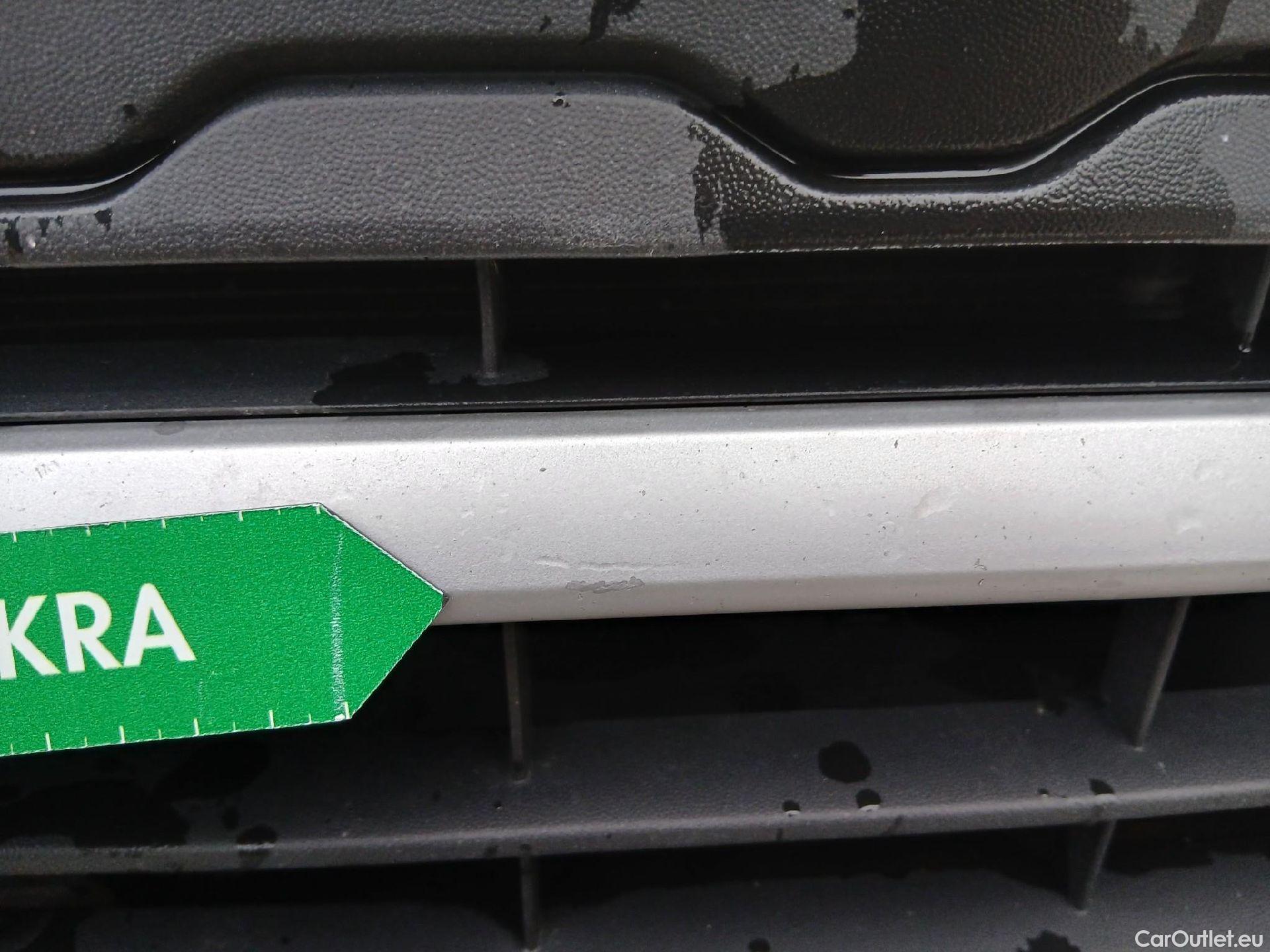  Volkswagen  T-CROSS VOLKSWAGEN  / 2018 / 5P / todoterreno Advance 1.0 TSI 85kW (115CV) DSG (AC) #6