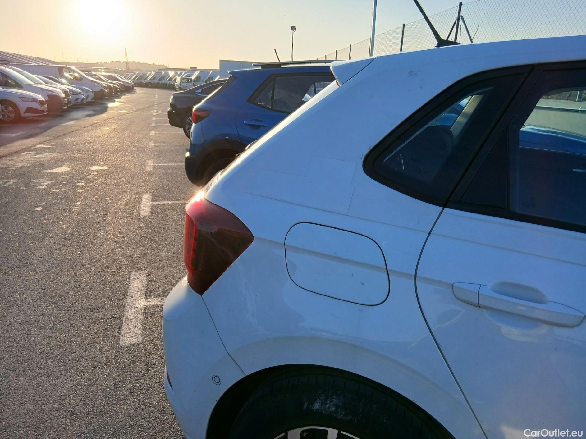  Volkswagen  Polo VOLKSWAGEN  / 2021 / 5P / berlina con portón Life 1.0 TSI 70kW (95CV) #27