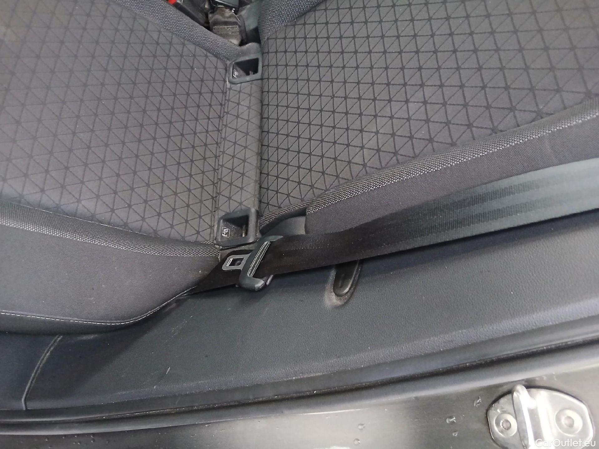  Volkswagen  T-CROSS VOLKSWAGEN  / 2018 / 5P / todoterreno Advance 1.0 TSI 85kW (115CV) DSG (AC) #46